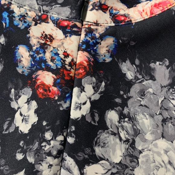 Abercrombie & Fitch Floral min skirt Neoprene Skater Skirt size XS - Picture 3 of 4
